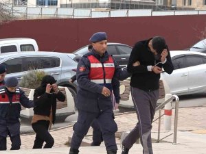 Çaldıkları Kalorifer Peteklerini Satamadan Yakalandılar