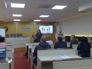 Kuto’da Hedefler Ve Yönetmek Konulu Eğitim Yapıldı