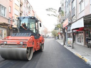 Bağlar Sokağına 2 Bin 350 Ton Sıcak Asfalt