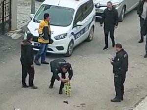 İ̇cra Yolu İle Evi Boşaltılan Kiracı Mahallede Terör Estirdi