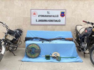 Define Avcıları Ele Geçirdikleri 16 Parça Tarihi Eser Ve Dedektörle Yakalandı