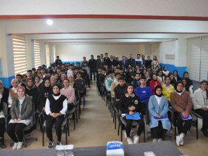 Kaymakam Ocak ‘Kariyer Günleri’nde Öğrencilerle Buluştu