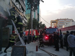 Klima Motorundan Çıkan Yangın İş Hanını Dumana Boğdu