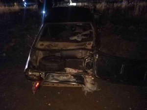 Önce Bariyere Çarptı, Sonra Yol Dışına Savruldu