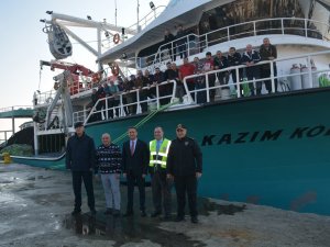 Balıkçılar Yanan Geminin Mürettebatını Kurtarma Anlarını Anlattı