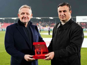 Spor Toto Süper Lig: Ümraniyespor: 1 - Medipol Başakşehir: 1 (Maç Devam Ediyor)