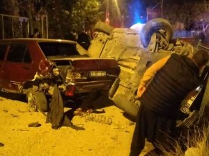 Adana’da Kontrolden Çıkan Araç Park Halindeki Araca Çarptı: 1 Yaralı