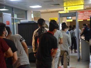 Kocaeli’de 92 Düzensiz Göçmen Sınır Dışı Edildi