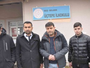 İ̇negöl’den Gelip Okulu Onarıp Öğrencilere Kırtasiye Ve Giyim Desteği Verdiler
