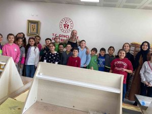 Su Üstünde Resim Yapmayı Öğrendiler