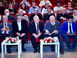 Fatih’te Cemalettin Server Revnakoğlu Sempozyumu Düzenlendi