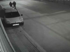 Bursa’da Emanet Arabayla Başka Arabaları Çaldılar