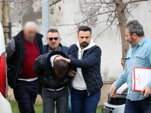 Ahşap Sandıkta Bulunan Cesetle İlgili 2 Şüpheli Adliyede