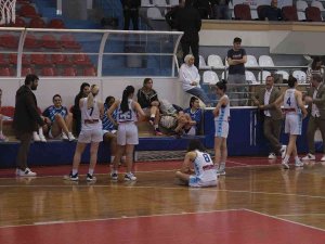 Türkiye Kadınlar Basketbol Ligi’nde İ̇zmit Belediyespor Hükmen Galip