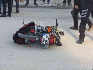 Otomobille Çarpışan Motosiklet Sürücüsü Ağır Yaralandı