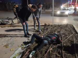 Elazığ’da Otomobil İle Motosiklet Çarpıştı: 1 Yaralı