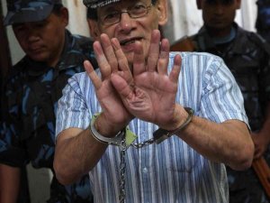 Nepal’de Serbest Bırakılan Seri Katil Sobhraj Fransa’ya Döndü