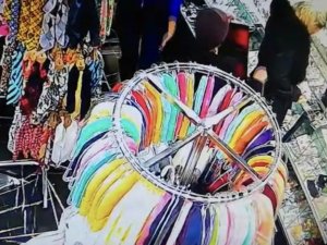 Bulgar Turistlerin Edirne’de Cep Telefonu Hırsızlığı Güvenlik Kamerasına Yansıdı