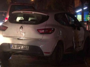 Ters Yönden Dönüş Yapan Otomobil, Yeşil Işıkta Geçen Motora Çarptı: 1 Ağır Yaralı