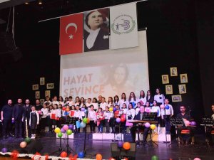 Bozüyük Belediyesi Çocuk Korosu’ndan “Yeşilçam Şarkıları” Konseri