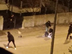Gençlerin Yumruk Yumruğa Kavgası Kamerada
