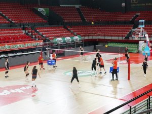 Karşıyaka Voleybol, Çanakkale’de İstediğini Alamadı