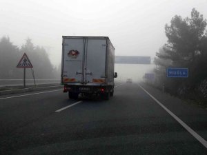 Sis Nedeniyle Görüş Mesafesi 10 Metreye Düştü