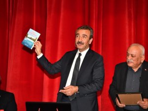 Başkan Çetin’i Duygulandıran Öğretmen