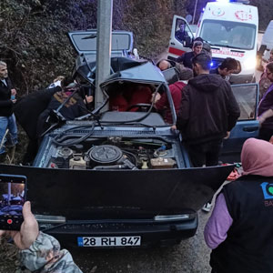 Giresun'da direğe çarpan otomobildeki 1 kişi öldü, 2 kişi yaralandı