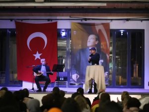 Sinoplulara Unutulmaz Şiir Ve Müzik Dinletisi