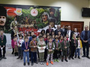 Tarsus’ta Düzenlenen Satranç Turnuvasında Ödüller Sahiplerini Buldu