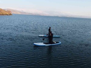 Çıldır Gölü’nde Kürek Sörfü Drone İle Görüntülendi