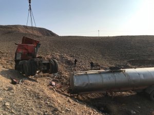 İ̇ran Plakalı Tır Kaza Yaptı: 1 Ölü