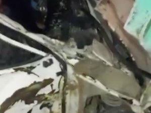 Kamyona Arkadan Çarpan Araç Hurdaya Döndü: 2 Ağır Yaralı