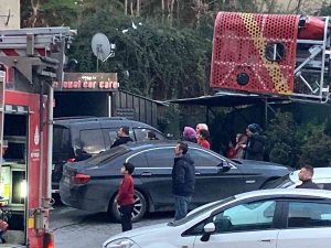 İ̇stanbul’da Korkutan Yangın: Teras Katı Alev Alev Yandı, Bina Tahliye Edildi