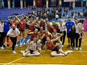 Aydın’ın Sultanları Evinde Ptt’yi Rahat Geçti: 3-1