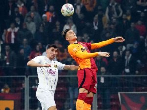 Spor Toto Süper Lig: Galatasaray: 2 - İ̇stanbulspor: 1 (İ̇kinci Yarı)