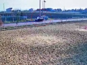 Tekirdağ’da 2 Otomobilin Çarpışması Sonucu 3 Kişinin Yaralandığı Feci Kaza Kamerada