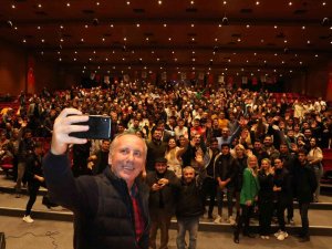 Muharrem İ̇nce 6’lı Masayı Eleştirdi: “Cumhurbaşkanı Olacak Kişi Çıkar Ben Adayım Der”