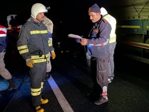 Balataları Yanan Tıra İtfaiye Müdahale Etti