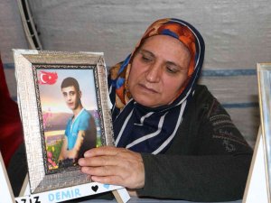 Evlat Nöbetindeki Anne: “Kirli Ellerini Oğlumun Üzerinden Çeksinler”