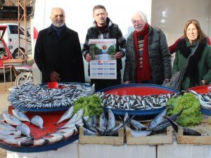 Başkan Kepez’den Esnafa Yeni Yıl Takvimi Hediyesi