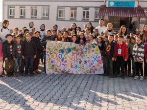 Köy Çocuklarına Park Hediye Ettiler