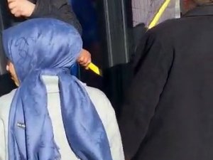 Hınca Hınç Dolu İ̇ett Otobüsüne Binemedi İsyan Etti