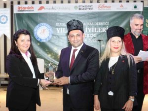 Çerkeslerden Başkan Yılmaz’a ’Yılın En Başarılı Belediye Başkanı’ Ödülü