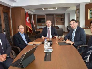 Ticaret Bakanı Muş, Zincir Marketler Genel Müdürleriyle Görüştü
