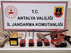 Antik Kentte Kaçak Kazıya Jandarmadan Suçüstü Baskın