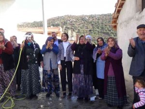 40 Yıl Sonra Kavuştukları Suyu Gözyaşıyla Karşıladılar