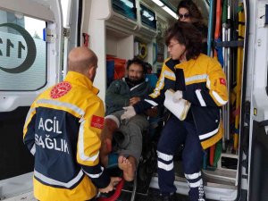 Polis Memuru Kendini Bıçaklayan Şahsı Vurdu