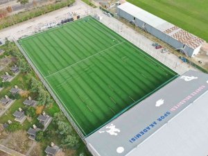 Alparslan Türkeş Spor Kompleksi’nin Sahası Yenilendi